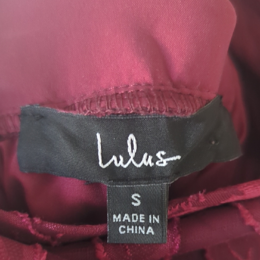 Lulu's Maroon Jacquard Tiered Midi Dress - Picture 4 of 5